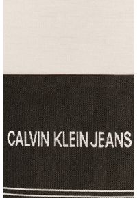 Calvin Klein Jeans - Top. Kolor: biały. Materiał: dzianina