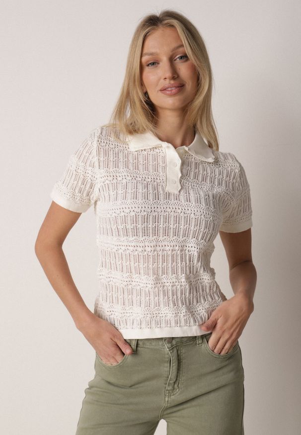 Born2be - Beżowa Szydełkowa Bluzka z Wiskozy z Guzikami i Kołnierzykiem Calime. Okazja: na co dzień. Kolor: beżowy. Materiał: wiskoza. Styl: casual, klasyczny