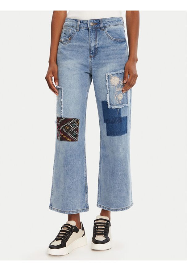 Desigual Jeansy Patches 25WWDD20 Niebieski Wide Leg. Kolor: niebieski