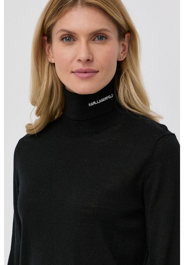 Karl Lagerfeld Sweter wełniany damski kolor czarny z golfem. Typ kołnierza: golf. Kolor: czarny. Materiał: wełna. Długość rękawa: długi rękaw. Długość: długie