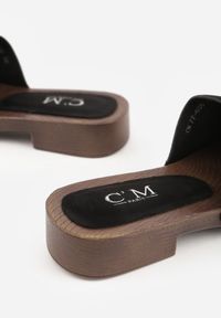 Born2be - Czarne Klapki Ozdobione Nitami Jehlone. Okazja: na co dzień. Kolor: czarny. Materiał: jeans. Wzór: aplikacja. Styl: casual, elegancki #9