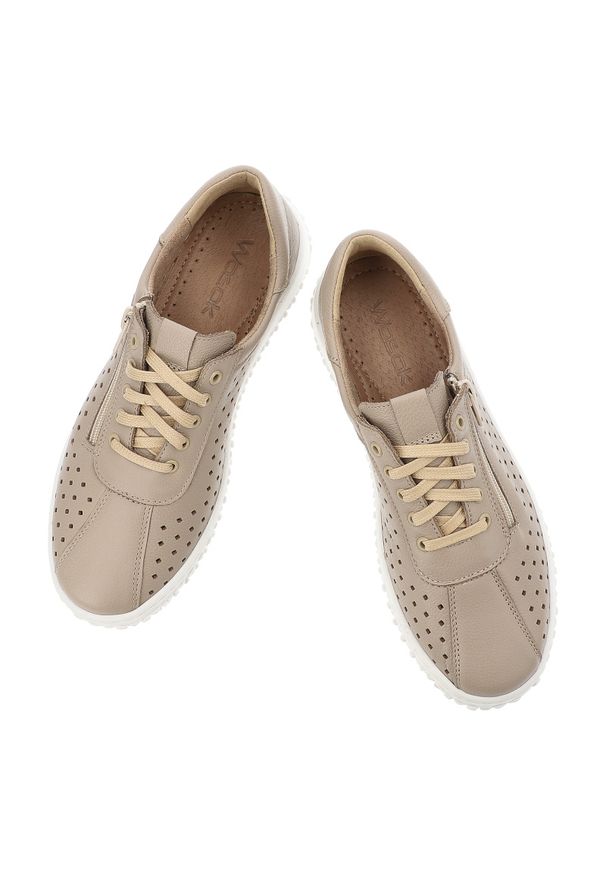 Półbuty damskie Wasak, ze skóry naturalnej licowej ażurowa cholewka zamek i sznurowanie lekka podeszwa, beżowe, 0812. Okazja: na co dzień. Zapięcie: sznurówki. Kolor: beżowy. Materiał: skóra. Szerokość cholewki: normalna. Wzór: ażurowy. Styl: casual, elegancki, klasyczny