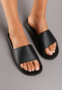 Born2be - Czarne Klapki z Lekkiej Pianki na Płaskiej Podeszwie Vikova. Kolor: czarny. Wzór: gładki. Sezon: lato. Obcas: na płaskiej podeszwie #3