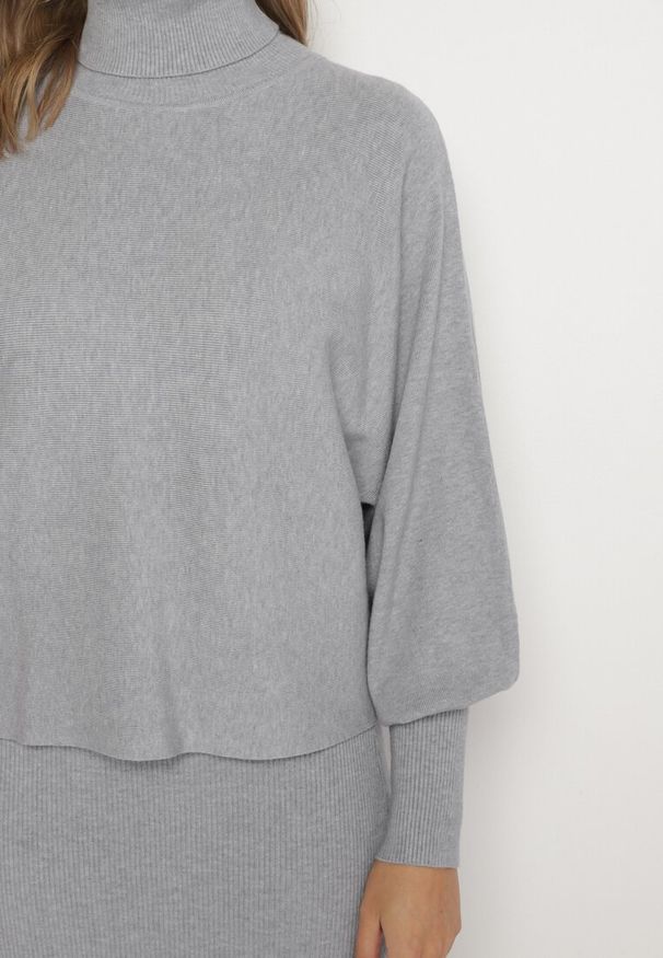 Born2be - Szary Prążkowany Komplet Dzianinowy Sukienka na Grubych Ramiączkach i Golf z Bufkami Beloraena. Kolor: szary. Materiał: prążkowany, dzianina