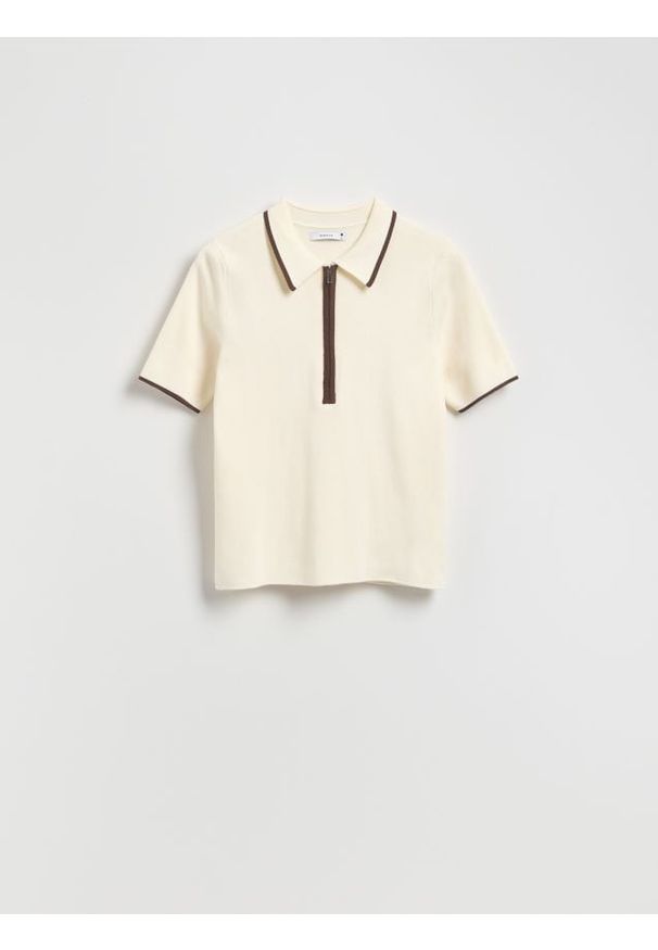 Reserved - Sweter polo z wiskozą - kremowy. Typ kołnierza: polo. Kolor: kremowy. Materiał: wiskoza