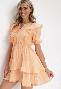 Born2be - Pomarańczowa Rozkloszowana Sukienka Mini z Gumką w Talii i Koronkowymi Wstawkami Kiva. Typ kołnierza: kołnierz z falbankami. Kolor: pomarańczowy. Materiał: koronka. Długość rękawa: krótki rękaw. Sezon: wiosna, lato. Długość: mini #1