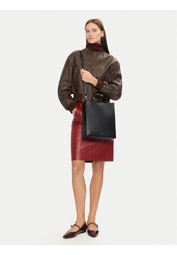 Calvin Klein Torebka Line Lthr Mini Tote 32 LV04F3002G Czarny. Kolor: czarny. Materiał: skórzane