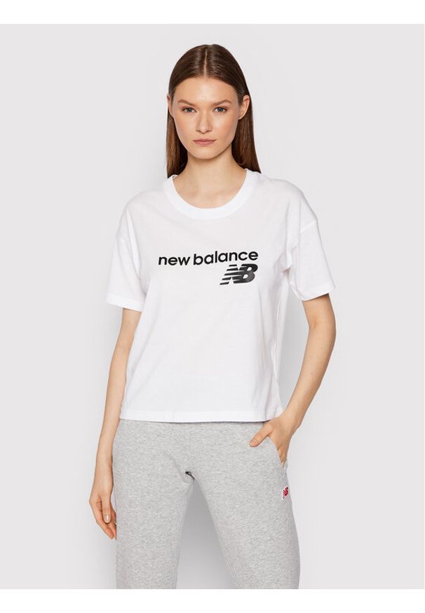 New Balance T-Shirt WT03805 Biały Relaxed Fit. Kolor: biały. Materiał: syntetyk