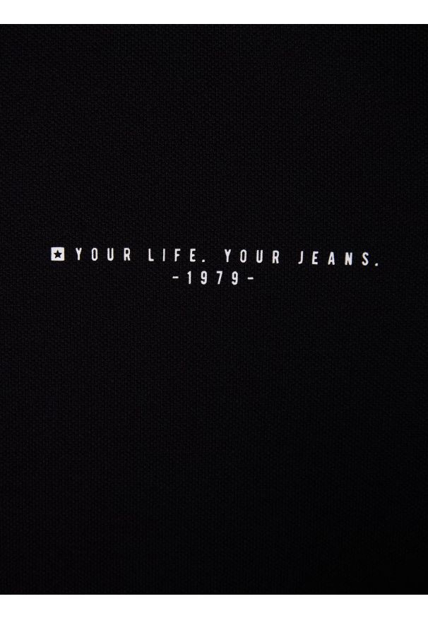 Big-Star - Koszulka męska bawełniana z logo BIG STAR czarna Wlader 906. Kolor: czarny. Materiał: bawełna. Długość rękawa: krótki rękaw. Długość: krótkie. Wzór: ze splotem, nadruk. Styl: sportowy