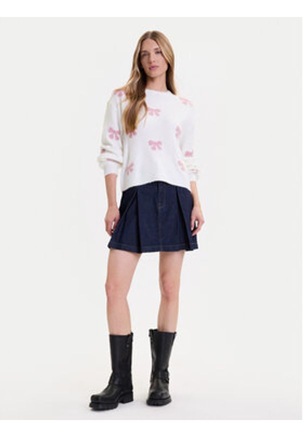 only - ONLY Sweter Bora 15360712 Biały Regular Fit. Kolor: biały. Materiał: syntetyk