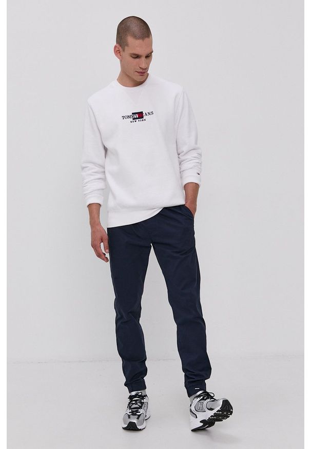 Tommy Jeans - Bluza. Okazja: na co dzień. Kolor: biały. Materiał: bawełna. Styl: casual