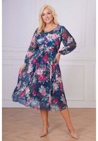 Moda Size Plus Iwanek - Elegancka granatowa sukienka Vanessa z rękawem 3/4 w kwiaty XXL OVERSIZE WIOSNA. Okazja: na imprezę. Kolor: niebieski. Materiał: elastan, poliester, tkanina, wiskoza. Wzór: kwiaty. Sezon: wiosna. Typ sukienki: oversize. Styl: elegancki