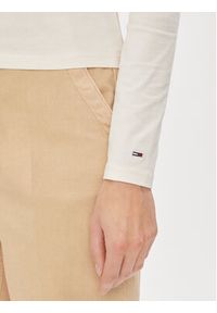 Tommy Jeans Bluzka Bby Floral Flag DW0DW16448 Biały Slim Fit. Kolor: biały. Materiał: bawełna