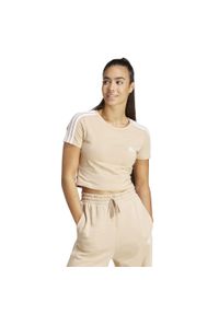 Adidas - Koszulka damska ADIDAS Gym & Pilates crop slim. Kolor: biały, wielokolorowy, beżowy. Materiał: bawełna, materiał, elastan. Sport: joga i pilates