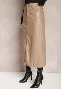 Renee - Ciemnobeżowa Trapezowa Spódnica Maxi z Imitacji Skóry Selariel. Kolor: beżowy. Styl: elegancki