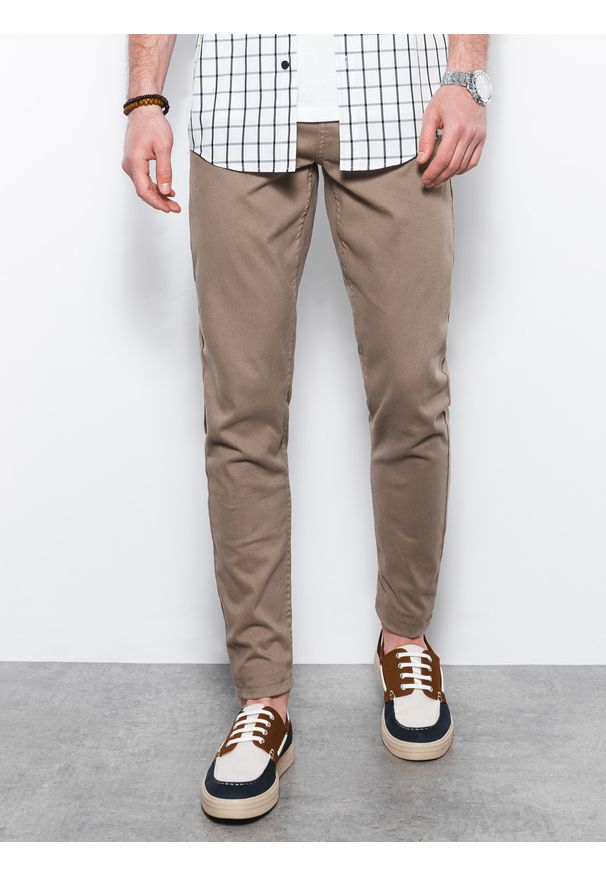 Ombre Clothing - Spodnie męskie chinosy SLIM FIT - ciemnobeżowe V9. Okazja: na co dzień. Kolor: beżowy. Materiał: elastan, bawełna, tkanina. Styl: casual