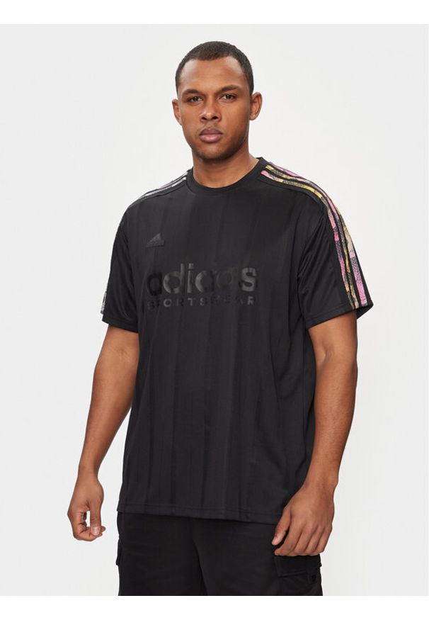 Adidas - adidas T-Shirt Tiro IP3786 Czarny Relaxed Fit. Kolor: czarny. Materiał: syntetyk