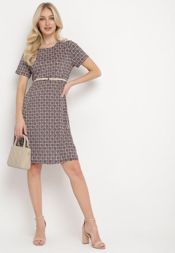 Born2be - Czarno-Bordowa Wiskozowa Sukienka w Mozaikowy Wzór o Rozkloszowanym Kroju Faellina. Kolor: czarny. Materiał: wiskoza. Sezon: lato