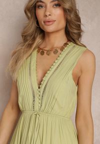 Renee - Zielona Rozkloszowana Sukienka Maxi z Gumką w Talii i Ozdobnymi Guzikami z Wiskozy Vianna. Okazja: na co dzień. Kolor: zielony. Materiał: wiskoza. Wzór: aplikacja. Styl: casual. Długość: maxi #5