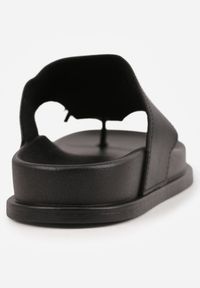 Renee - Czarne Klapki Japonki z Frędzlami Dalirea. Kolor: czarny. Materiał: prążkowany. Sezon: lato. Styl: elegancki #4