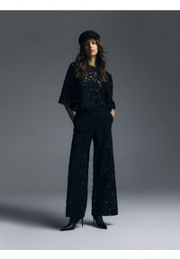 Reserved - Spodnie ze strukturalnej tkaniny - czarny. Kolor: czarny. Materiał: tkanina #1