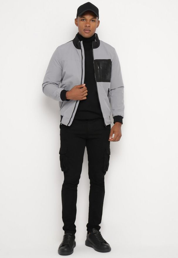 Born2be - Szara Kurtka Przejściowa ze Ściągaczami Zapinana na Suwak Neveale. Okazja: na co dzień. Kolor: szary. Materiał: materiał. Długość rękawa: długi rękaw. Długość: długie. Styl: casual, elegancki