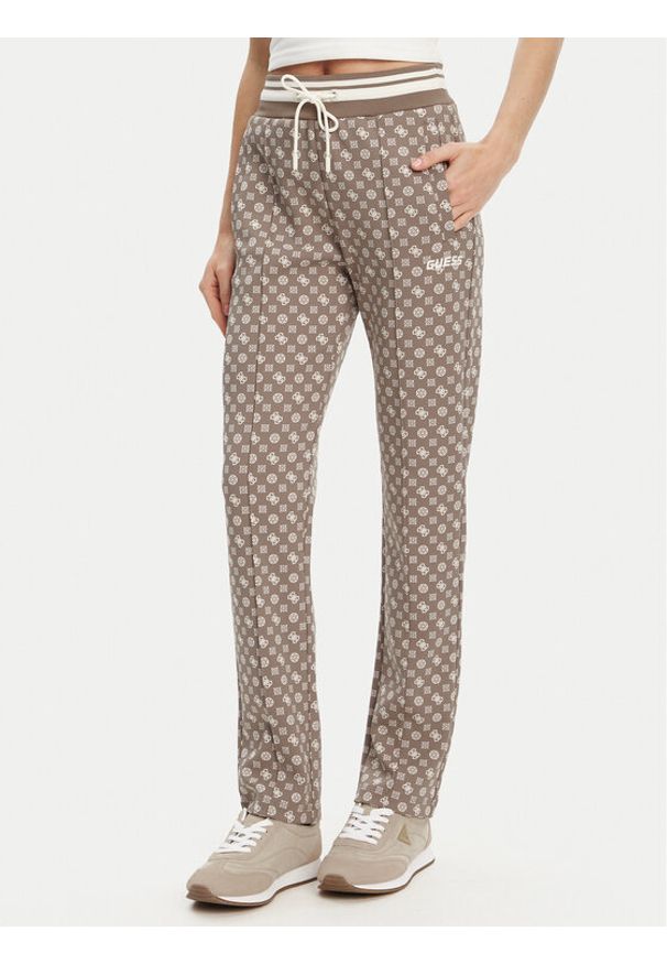 Guess Spodnie dresowe V5YB20 KB212 Brązowy Regular Fit. Kolor: brązowy. Materiał: syntetyk