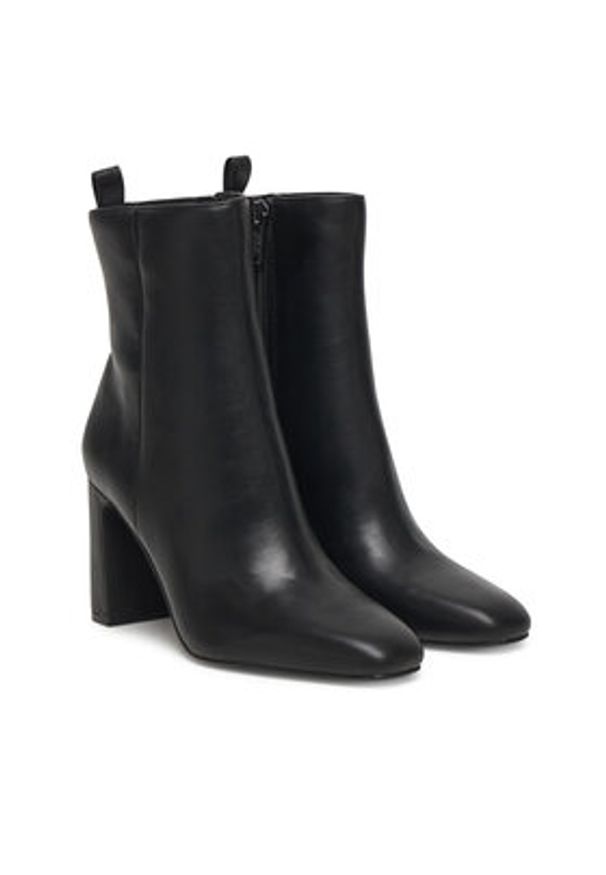 Steve Madden Botki Adelisa SM11002626 Czarny. Kolor: czarny. Materiał: skóra