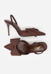 Renee - Brązowe Sandały Satynowe na Szpilce Slingback Ozdobione Kokardą Daemoris. Okazja: na wesele, na imprezę, na ślub cywilny. Zapięcie: sprzączka. Kolor: brązowy. Materiał: satyna. Wzór: aplikacja. Obcas: na szpilce. Styl: elegancki #3