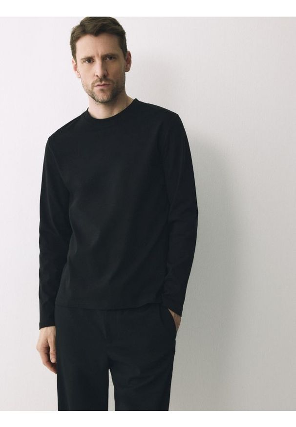 Reserved - Longsleeve z merceryzowanej bawełny - czarny. Kolor: czarny. Materiał: bawełna. Długość rękawa: długi rękaw
