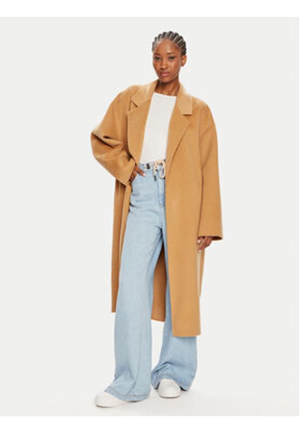 Calvin Klein Płaszcz wełniany K20K207089 Beżowy Oversize. Kolor: beżowy. Materiał: wełna