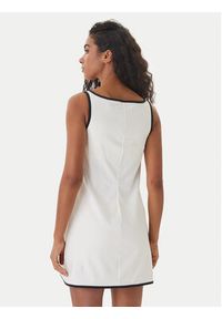 Guess Sukienka codzienna V6GK06 K2997 Écru Classic Fit. Okazja: na co dzień. Kolor: kremowy. Materiał: syntetyk. Typ sukienki: proste. Styl: casual #4