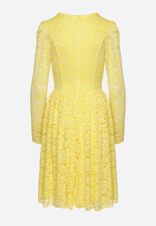 Born2be - Żółta Sukienka Koronkowa o Rozkloszowanym Kroju Telomira. Okazja: na co dzień. Kolor: żółty. Materiał: koronka. Długość rękawa: długi rękaw. Typ sukienki: rozkloszowane, proste. Styl: casual, klasyczny