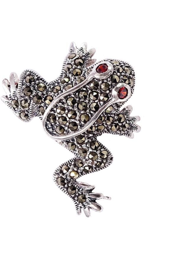 Braccatta - PIXI Srebrna broszka z markazytami, żabka. Materiał: srebrne. Kolor: srebrny. Wzór: aplikacja. Kamień szlachetny: markazyt