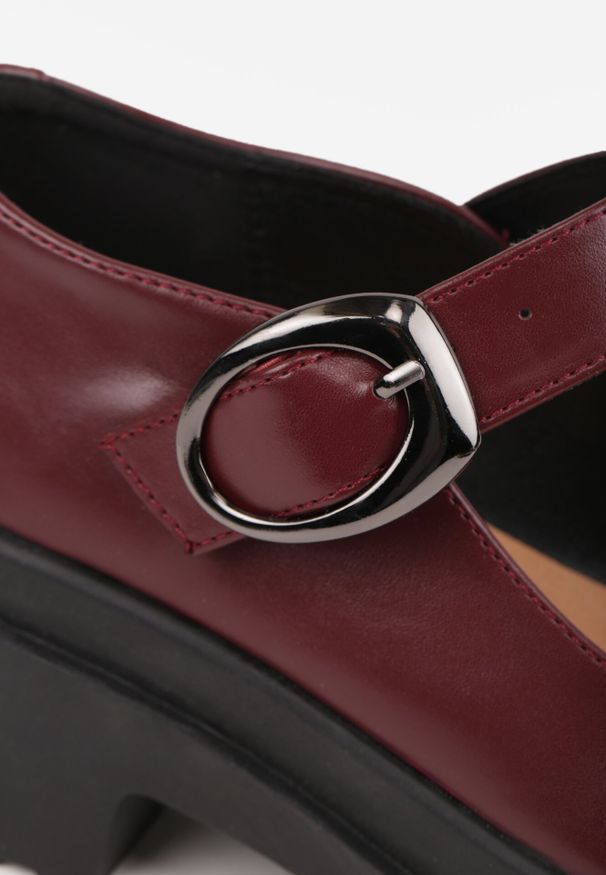 Born2be - Bordowe Półbuty Mary Jane na Grubej Podeszwie z Ozdobną Sprzączką Fenzina. Okazja: na co dzień. Zapięcie: sprzączka. Kolor: czerwony. Materiał: jeans. Styl: elegancki, casual