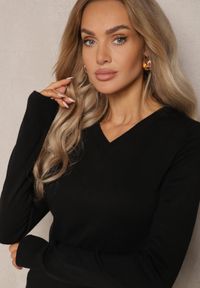 Renee - Czarny Casualowy Sweter z Dekoltem w Serek Amitta. Okazja: na co dzień. Typ kołnierza: dekolt w serek. Kolor: czarny. Materiał: jeans. Styl: casual #3