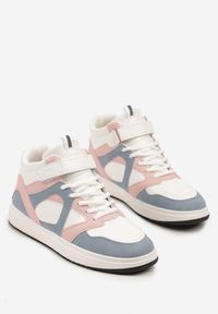 Born2be - Biało-Różowe Sneakersy za Kostkę Olivarre. Okazja: na co dzień, na spacer. Wysokość cholewki: za kostkę. Zapięcie: rzepy. Kolor: biały. Materiał: jeans, skóra. Sport: turystyka piesza
