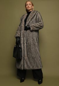 Born2be - Beżowo-Czarny Długi Płaszcz Futrzany z Kołnierzem Banisse. Okazja: na co dzień. Kolor: beżowy. Materiał: futro. Długość: długie. Styl: klasyczny, casual, elegancki #6