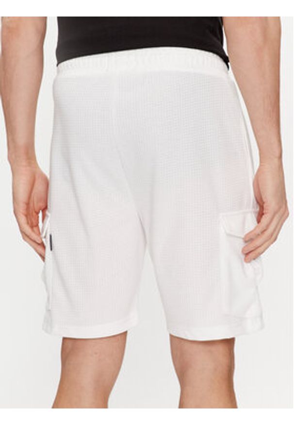 Brave Soul Szorty sportowe MSRT-516FALCO Biały Slim Fit. Kolor: biały. Materiał: syntetyk. Styl: sportowy