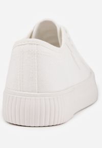 Born2be - Białe Trampki VICES na Grubej Podeszwie z Tłoczeniami z Trójkątną Aplikacją Bolirea. Nosek buta: okrągły. Zapięcie: sznurówki. Kolor: biały. Materiał: materiał. Wzór: aplikacja. Obcas: na obcasie. Wysokość obcasa: niski #4