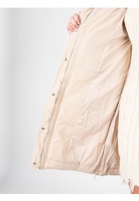 Silvian Heach Kurtka "Down Jacket" | PGA22446PI | Kobieta | Beżowy. Okazja: na co dzień. Typ kołnierza: kaptur. Kolor: beżowy. Materiał: poliester. Styl: casual #11