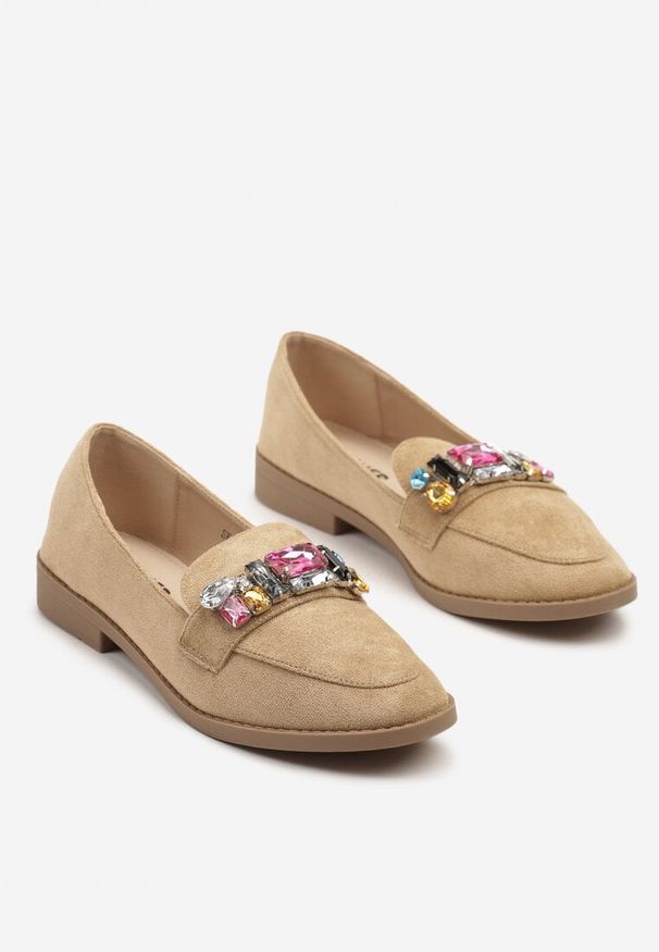 Born2be - Ciemnobeżowe Mokasyny z Ozdobnymi Kryształkami Orilene. Okazja: na co dzień. Kolor: beżowy. Materiał: jeans. Obcas: na obcasie. Styl: elegancki, casual, klasyczny. Wysokość obcasa: niski