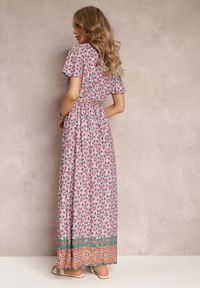 Renee - Różowa Sukienka Maxi z Paskiem i Gumką w Talii w Ornamentalny Wzór Calvim. Kolor: różowy. Długość: maxi #4