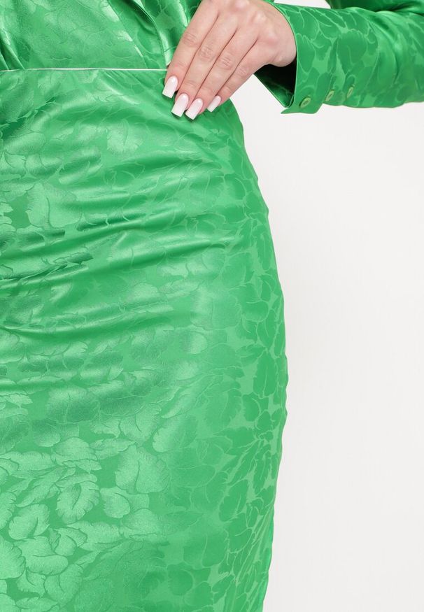 Born2be - Zielona Elegancka Spódnica Midi z Gumką w Pasie Falire. Kolor: zielony. Styl: elegancki