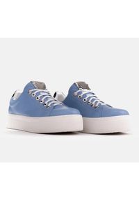 Marco Shoes Lekkie sneakersy na grubej podeszwie niebieskie srebrny. Kolor: niebieski, wielokolorowy, srebrny