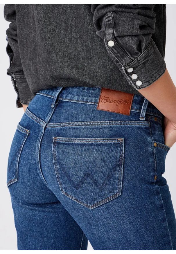 Wrangler - WRANGLER damskie spodnie jeansowe STRAIGHT AIRBLUE 112141301