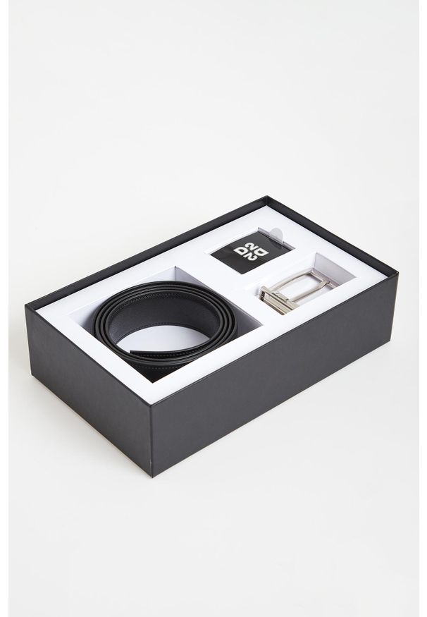 Pasek męski skórzany DSQUARED2. Materiał: skóra