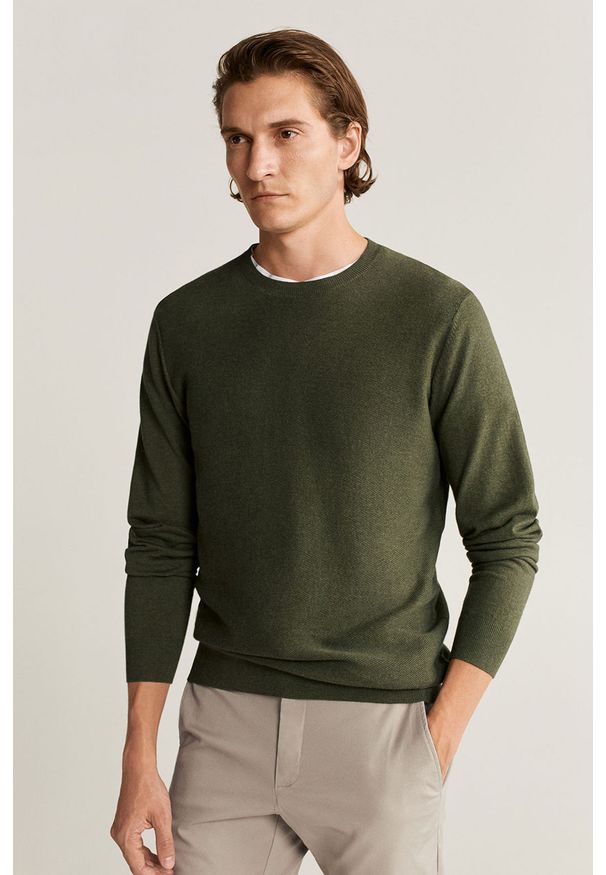 Mango Man - Sweter Ten. Kolor: zielony. Materiał: bawełna, dzianina, kaszmir, poliamid, elastan. Długość rękawa: długi rękaw. Długość: długie. Wzór: gładki