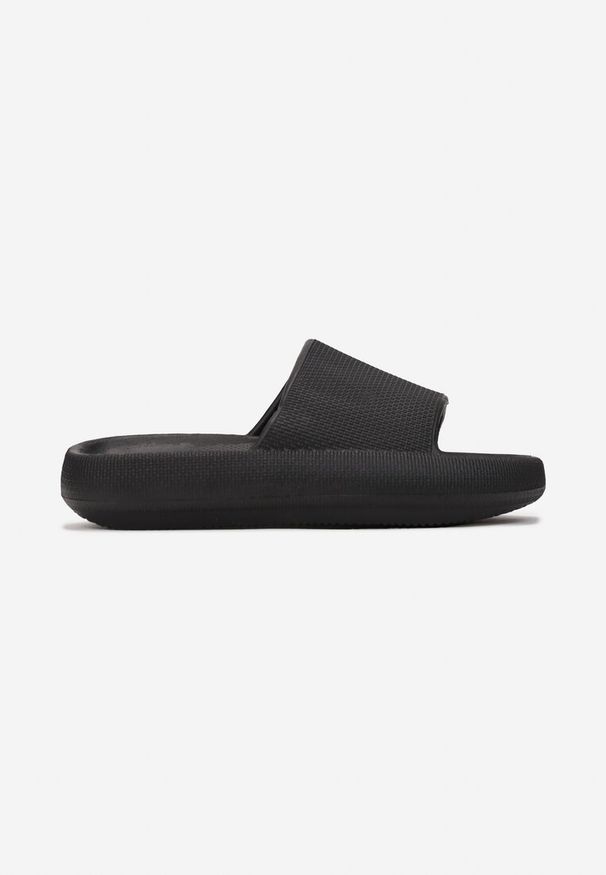 Born2be - Czarne Klapki z Pianki o Minimalistycznym Designie Kaseis. Okazja: na plażę, na co dzień. Kolor: czarny. Styl: casual, sportowy