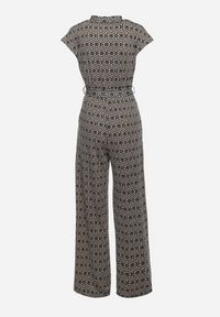 Born2be - Czarno-Biały Kombinezon z Wiskozą Wiązany w Pasie Sosofia. Okazja: na spacer, na co dzień. Kolor: czarny. Materiał: wiskoza. Styl: casual, elegancki #3